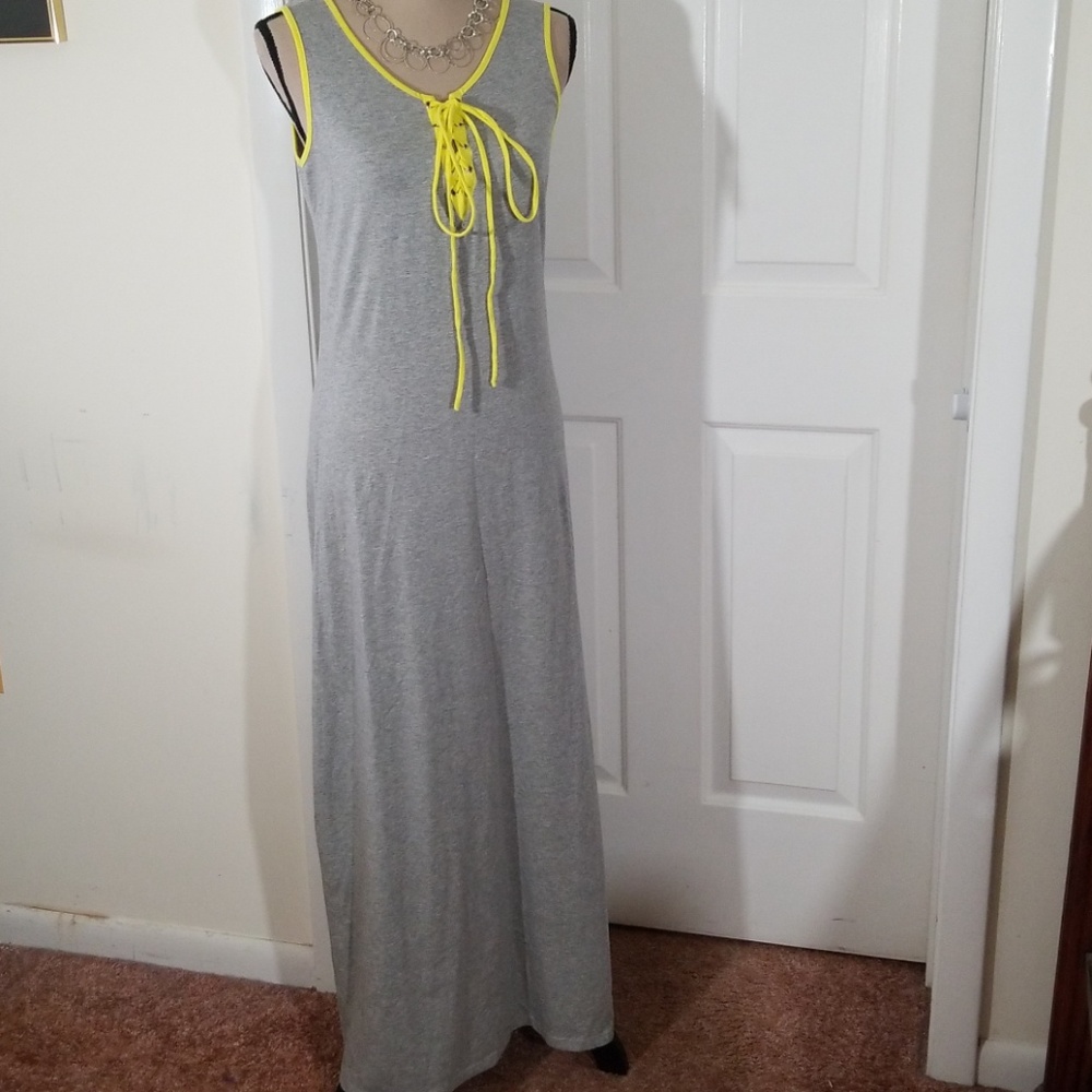 Oso casual maxi sleeveless grey dress. Size S